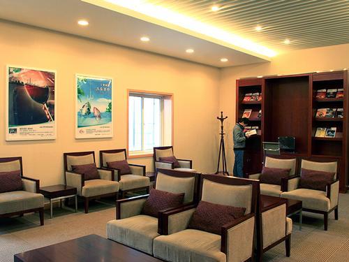 Бизнес-зал International First Class Lounge